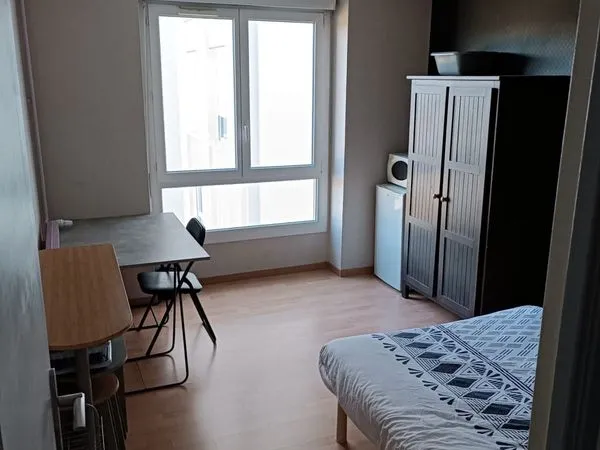Chambre meublée NON FUMEUR 
