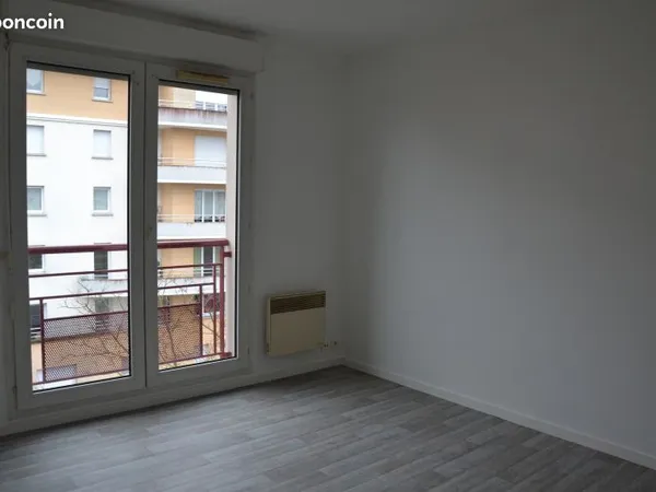Studio 1 pièce 23 m² 