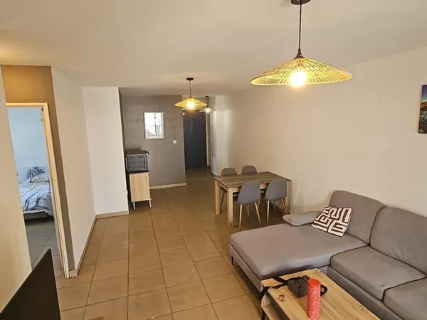 T3 meublé - 64 m² - Hyper-centre Saint-Pierre à 5 min de la plage 