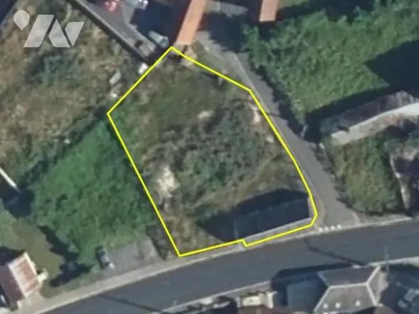 Terrain 826 m² 