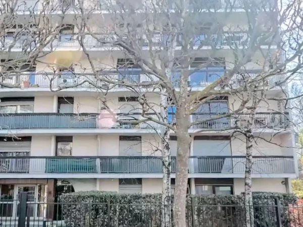 Courbevoie - Res avec Ascenseur + Gardien - Beau T1 Meublé Fonctionnel - Disponible 