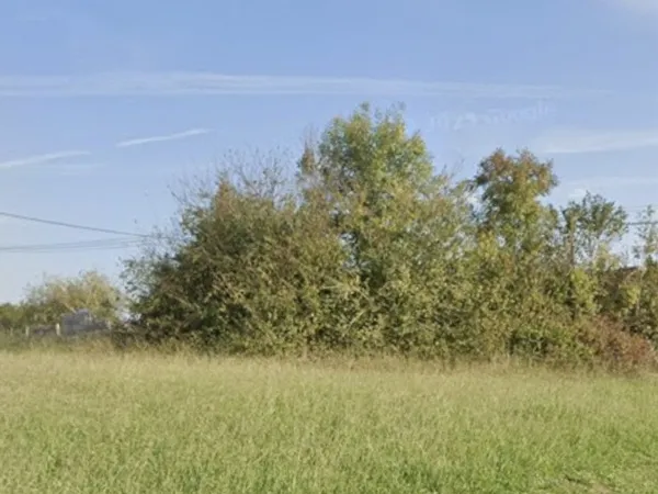 Terrain à bâtir de 700 m2 à VILLEFRANQUE 