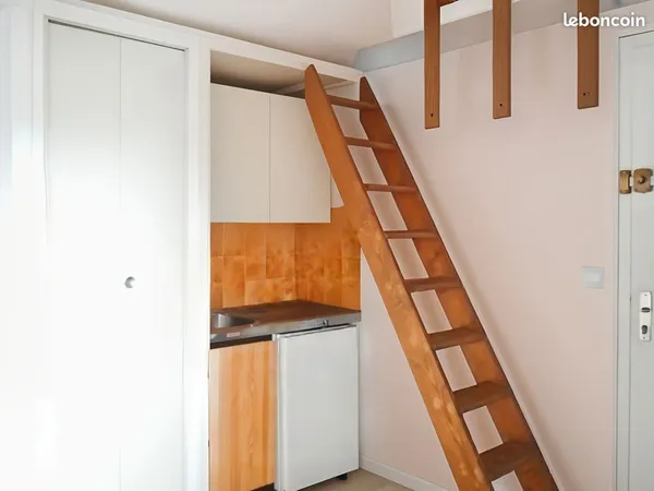 Studio 1 pièce 12 m² 