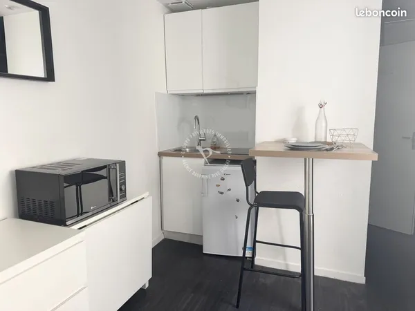 Studio 1 pièce 16 m² 