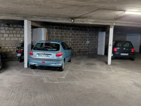 Loue parking - 13m² 