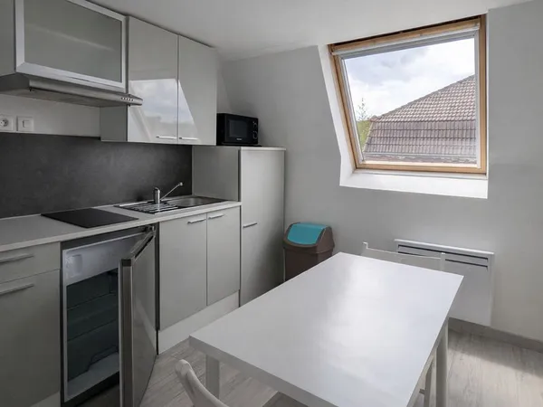 Studio meublé 17m² - Centre-ville de Douai - Lumineux et rénové 