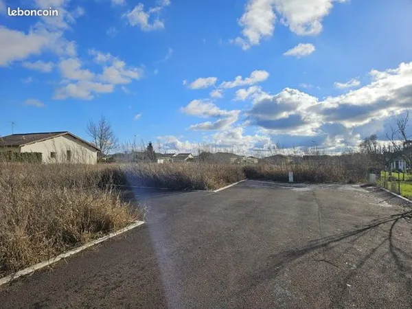Terrain 750 m² 