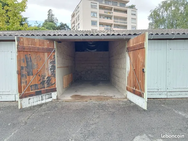 Parking/box 11 m² MACON 