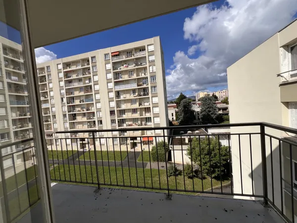 APPARTEMENT T4 