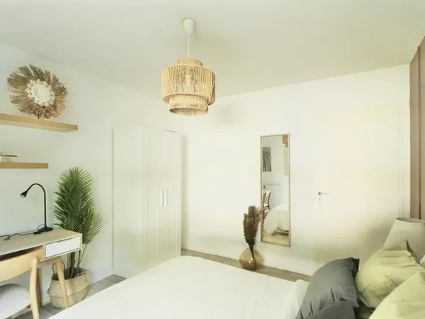 Lumineuse chambre de 12 m² à louer en coliving à B