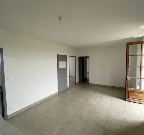 Appartement T4 - Colombier-le-Vieux 
