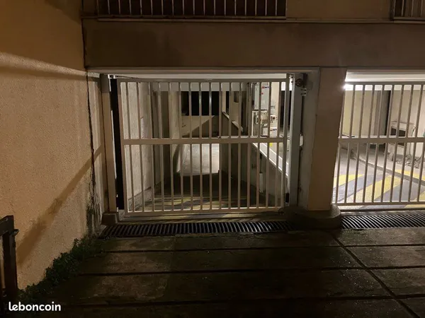 Emplacement de parking 