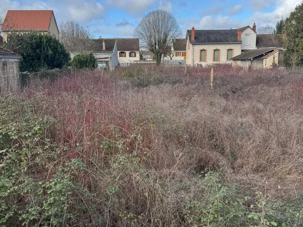 Terrain constructible 900 m² 