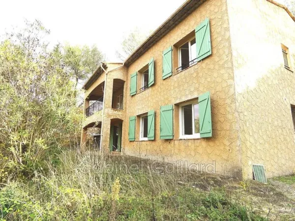 Villa 8 pièces 197 m²
