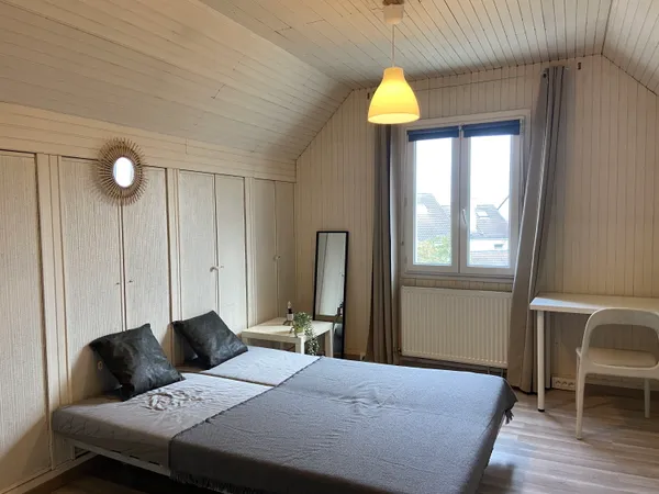 Loue chambre meublée maison 145m² 