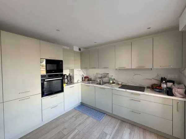 Appartement 3 pièces 84 m² 
