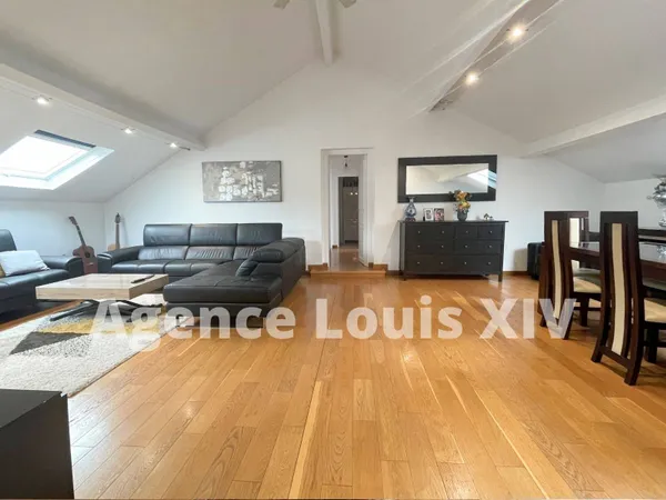 Versailles Rive droite, loue 4 ch avec grand séjour et garage 