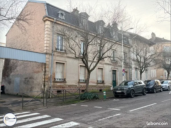 Propriété 16 pièces 193 m² 