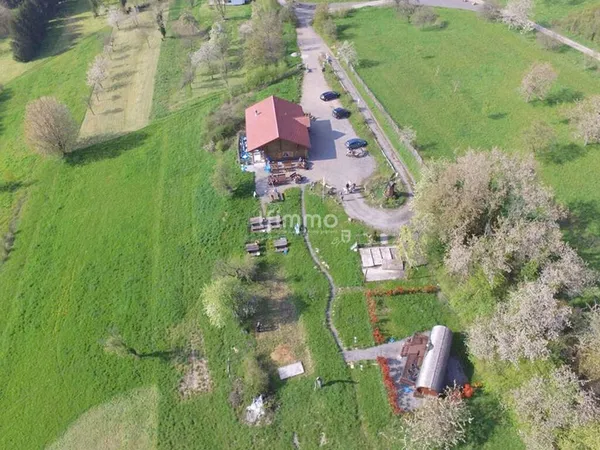 Vends à Berviller en Moselle un chalet sur 2000 m2 avec belle ro 