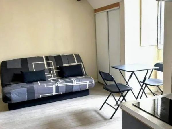 Studio 1 pièce 25 m² 