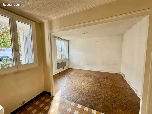 Studio MERMOZ-SANTY / LA PLAINE - Opportunité Investisseur ou 1° achat 
