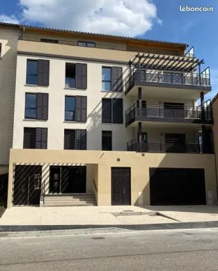 A louer t3 meuble avec terrasse - proche quartier saint-germain dans residence de standing de 2023 