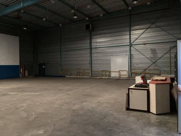 Local d'activité 425 m² 