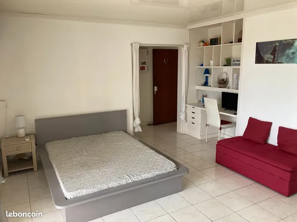 Grand studio centre ville st denis 