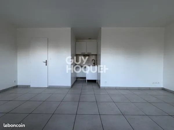 Studio 1 pièce 24 m² 