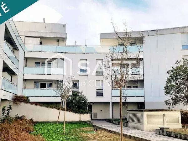 Blagnac T2 de 49 m² avec parking et terrasse 