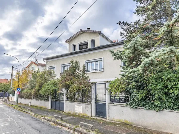 Appartement de 4 pièces de 96 m² situé à Villejuif 