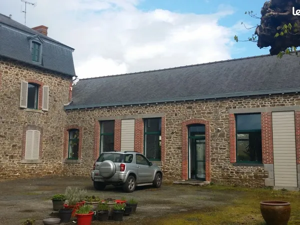 Demeure d'exception - Ancienne école réhabilitée au coeur d'un parc arboré de 4 600 m² ( posée 