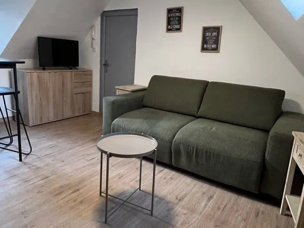 Studio entièrement meublé 