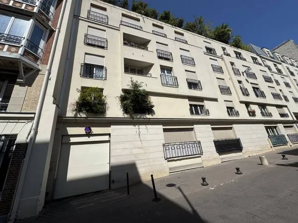 Parking - Garage Location Paris 11e Arrondissement   100€