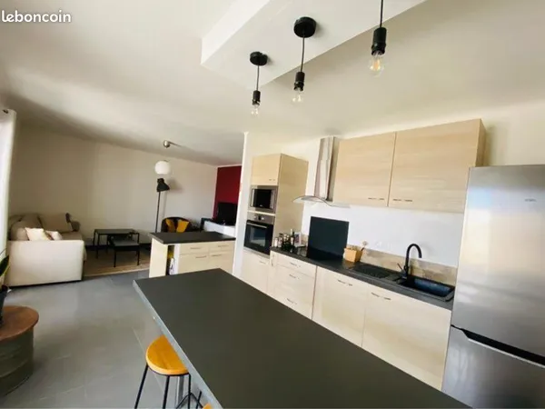 Appartement T3 avec véranda et grand garage - Six-Fours-les-Plages (Quartier du Verger) 
