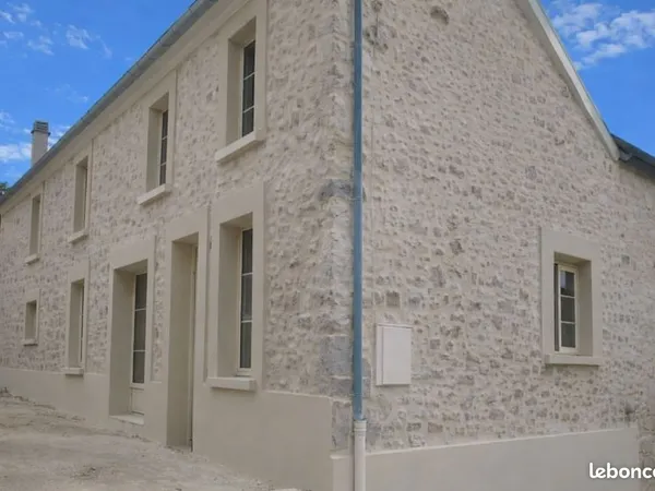 Maison de 150m2 avec piscine - à rafraichir 