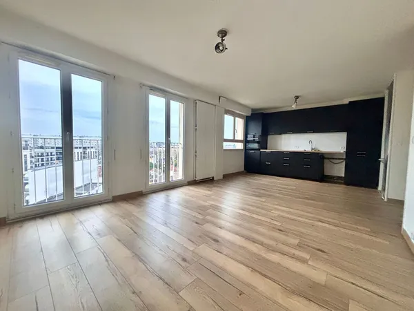 Appartement 3 Pièces avec vue dégagée, limite Rueil-Malmaison 