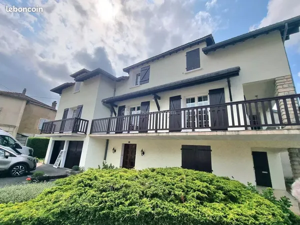Maison 9 pièces 218 m² 