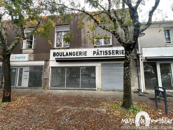COGNAC Quartier Crouin - Local commercial de 184m2 à louer 