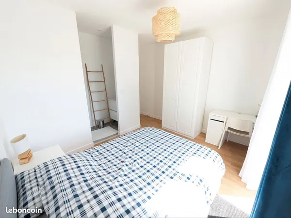 Chambre avec salle de douches privee 