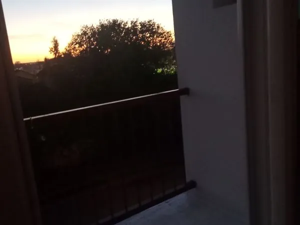 3 pièces de 65 m2, balcon et parking 