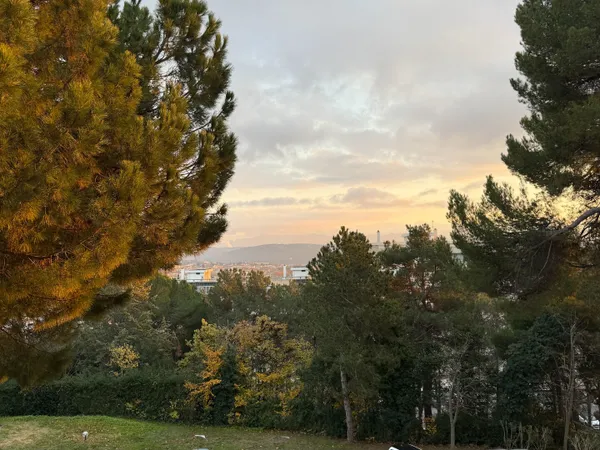 Aix-en-Provence - Chemin Brunet / T3 de 88 m² avec terrasse, parking + cave 