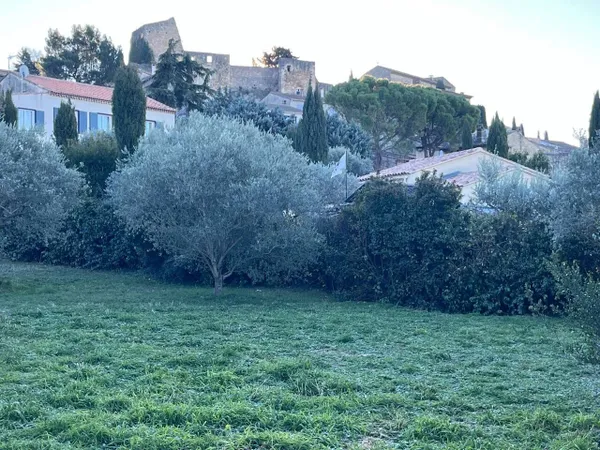 Terrain constructible 780 m² 