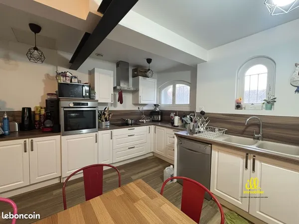 Maison 7 pièces 179 m² 