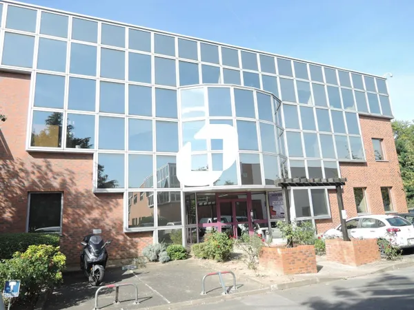 Bureaux 326 m² 