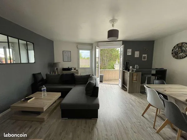 Appartement meublé 2 pièces avec balcon - 56 m² - Andilly (17230) 
