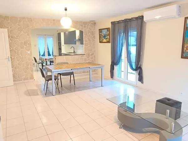 Particulier Vend Maison a Vias 3 chambres 89 m2 avec piscine 