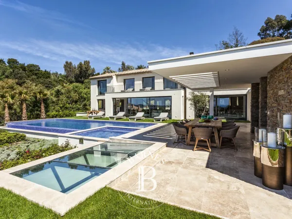 GOLFE DE SAINT-TROPEZ - LA CROIX VALMER - VILLA 10 CHAMBRES - VUE MER PANORAMIQUE 