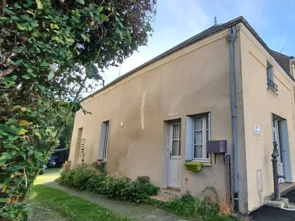 Maison de bourg avec dépendance 
