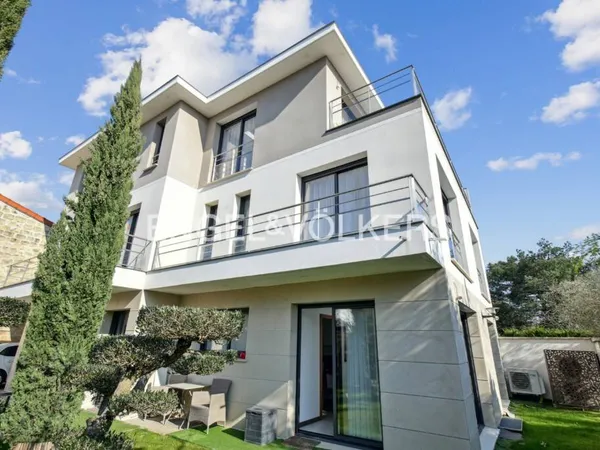 Propriété 2 pièces 350 m² 